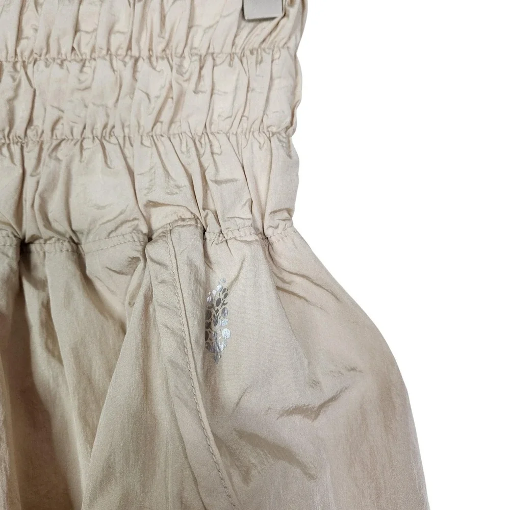 FREE PEOPLE Movement Shorts Womens XS Beige The Way Home Smocked Athletic Lined‎